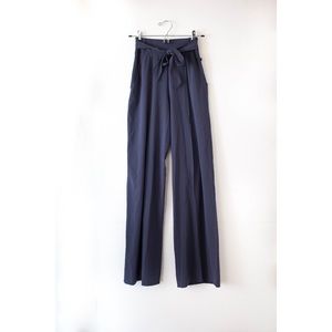 LULULEMON - wide leg/high waist pants